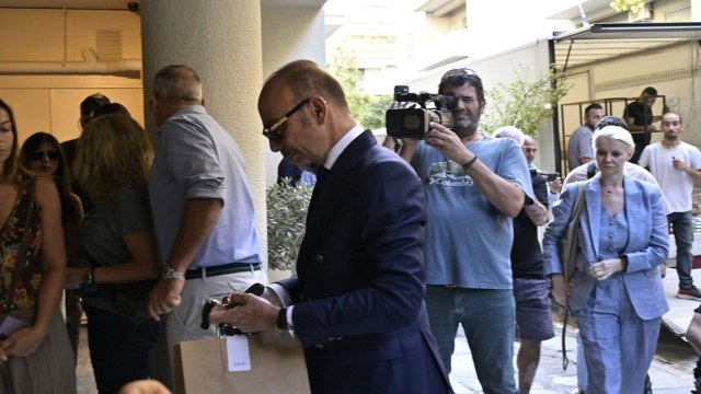 Τα ψηφιακά δεδομένα «μιλούν»: Πότε έπαψε να χτυπά η καρδιά του τραγουδιστή – «Μαύρο κουτί» το μηχάνημα πλασμαφαίρεσης για τον θάνατο του Γιώργου Μαζωνάκη