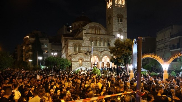 Λαϊκή αγρυπνία Γιώργου Μαζωνάκη: Επιδειξίας έδειχνε τα γεννητικά του όργανα στον κόσμο! Συνελήφθη από την ασφάλεια
