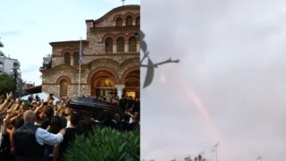 Νίκαια: Το ουράνιο τόξο που «συνόδευσε» την άφιξη του Γιώργου Μαζωνάκη στην ολονυχτία της Αγίας Τριάδας