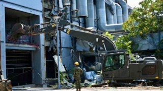 Συναγερμός στο θέατρο Μπάντμιντον: Δύο άτομα χωρίς τις αισθήσεις τους στις εργασίες κατεδάφισης