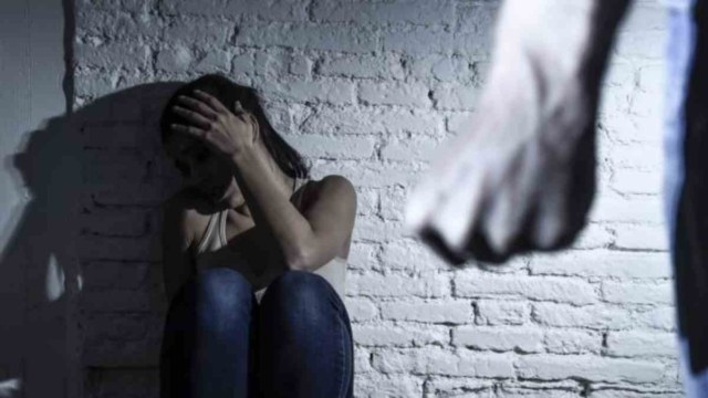 Ιεράπετρα: 45χρονος συνελήφθη για άγριο ξυλοδαρμό της συντρόφου του – Τη χτυπούσε με γροθιές και ξύλινη τάβλα