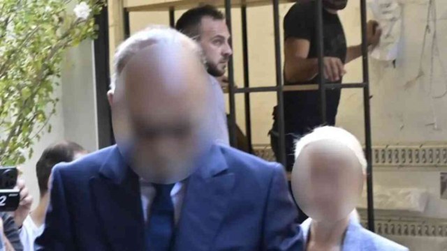 Υπόθεση Μαζωνάκη: Γείτονας των κατηγορούμενων γιατρών σπάει τη σιωπή του – «Η κόρη κλαίει συνέχεια, καταστράφηκαν»