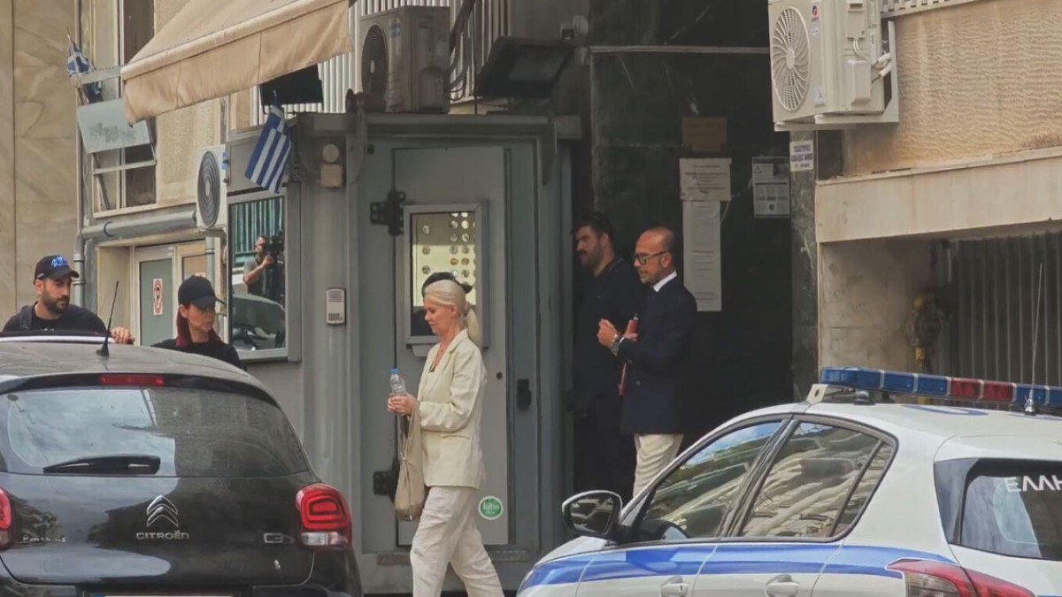 Στην Ευελπίδων με χειροπέδες οι δύο γιατροί για τον θάνατο του Γιώργου Μαζωνάκη