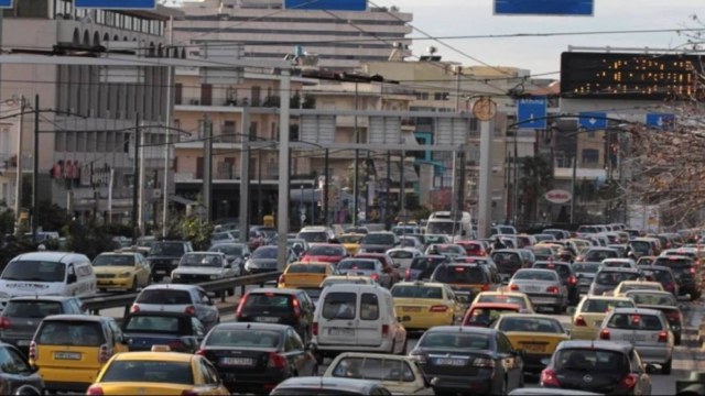 Κίνηση στους δρόμους της Αθήνας: Προβλήματα σε Κηφισό και Κηφισίας και με καθυστερήσεις η Αττική Οδός