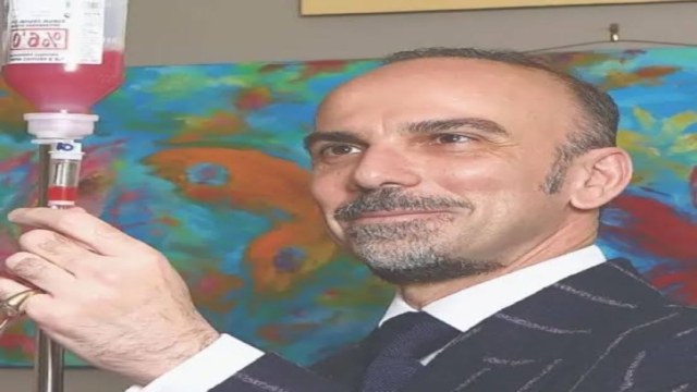 Ο γιατρός πίσω από την «θαυματουργή» κλινική που επισκέφθηκε ο Γιώργος Μαζωνάκης