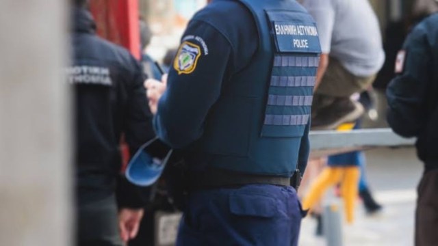 Δίωξη για απόπειρα ανθρωποκτονίας στον 14χρονο που εισέβαλε με μαχαίρι σε γυμνάσιο της Θεσσαλονίκης