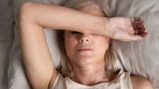 Δυνατά οστά μετά την εμμηνόπαυση: Όσα χρειάζεται να γνωρίζεις