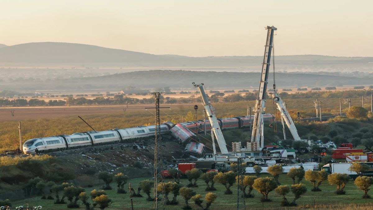 Ισπανία: Λανθασμένες εντολές από το Κέντρο Ελέγχου και τρίτο τρένο που κινούταν μετά το δυστύχημα