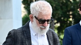 Πέτρος Φιλιππίδης: Εξετάζει την επιστροφή του στο θέατρο – Οι επαφές με παραγωγούς και ο ηθοποιός στο πλευρό του