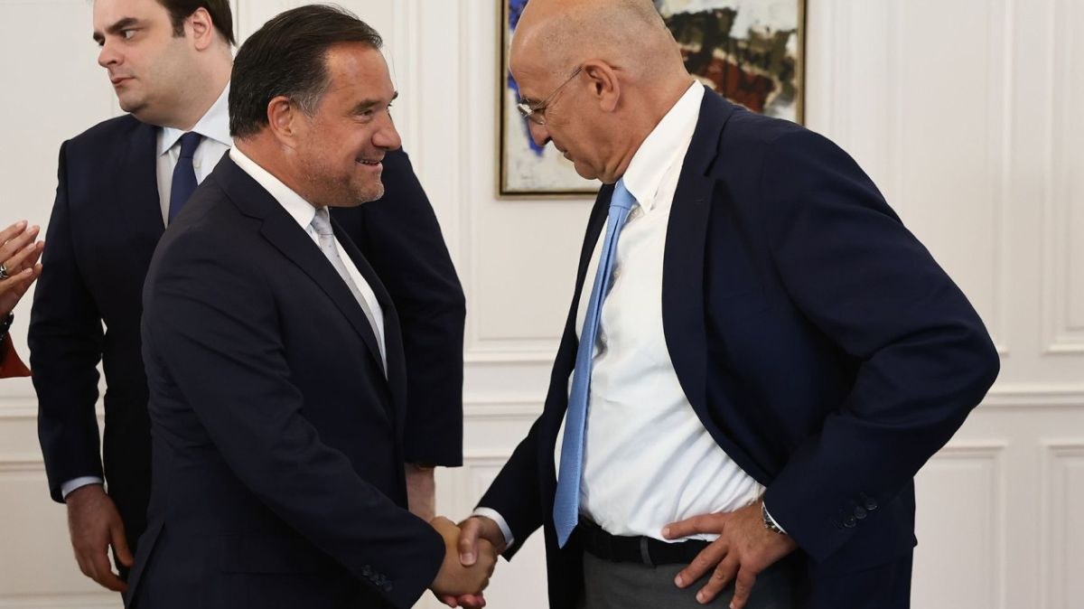 Άδωνις Γεωργιάδης: Τα συγχαρητήρια στον Νίκο Δένδια για το μήνυμά του κατά του καρκίνου του μαστού