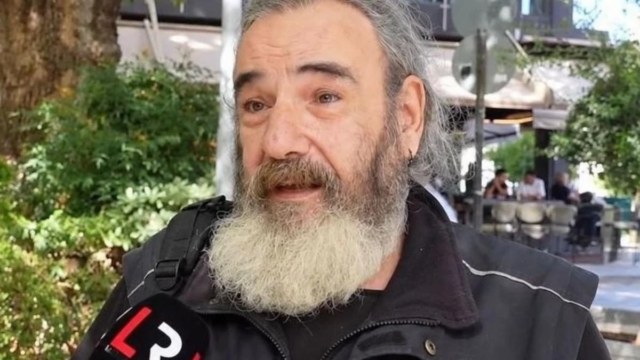 Θλίψη στη Λαμία: Έφυγε από τη ζωή ο Σταύρος Ανωγειανάκης, ο άνθρωπος που ντυνόταν «άστεγος» για καλό σκοπό
