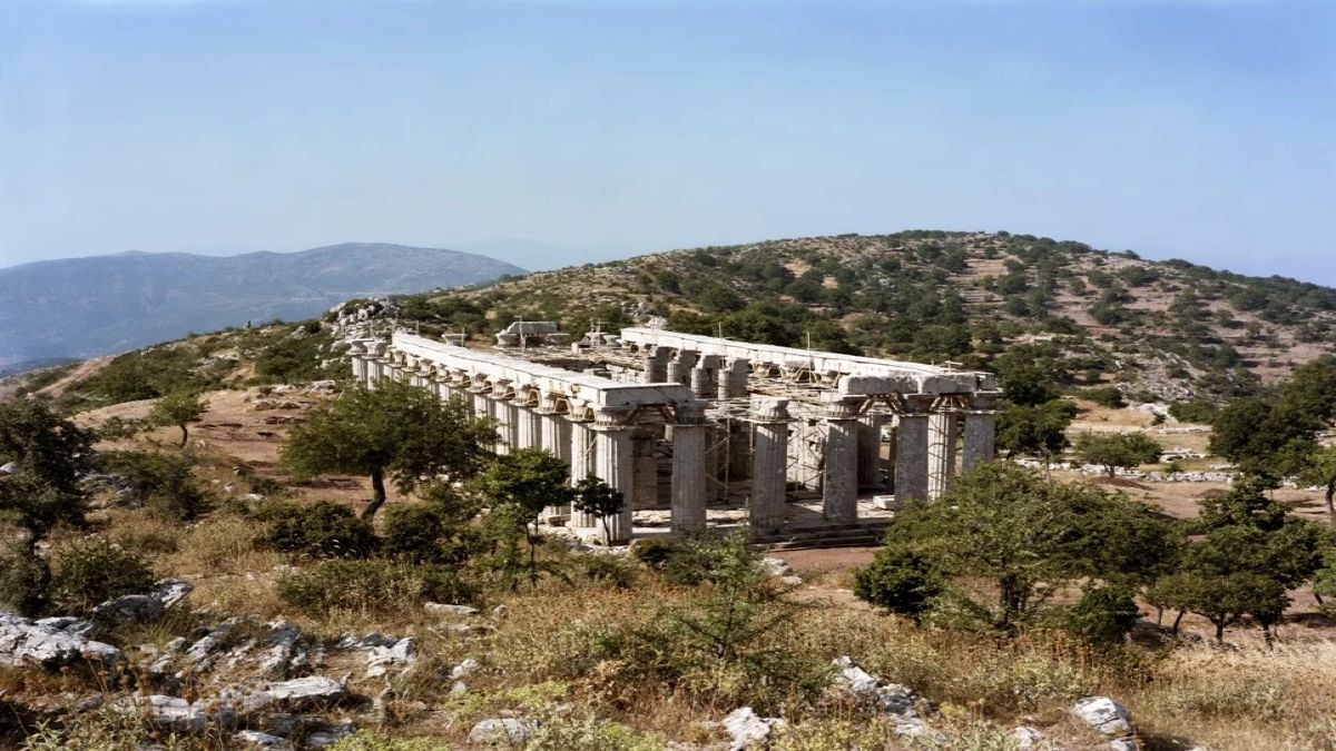 Μόλις 1,5 ώρα από την Αθήνα: Το ιστορικό χωριό που θα σε γοητεύσει από την πρώτη στιγμή