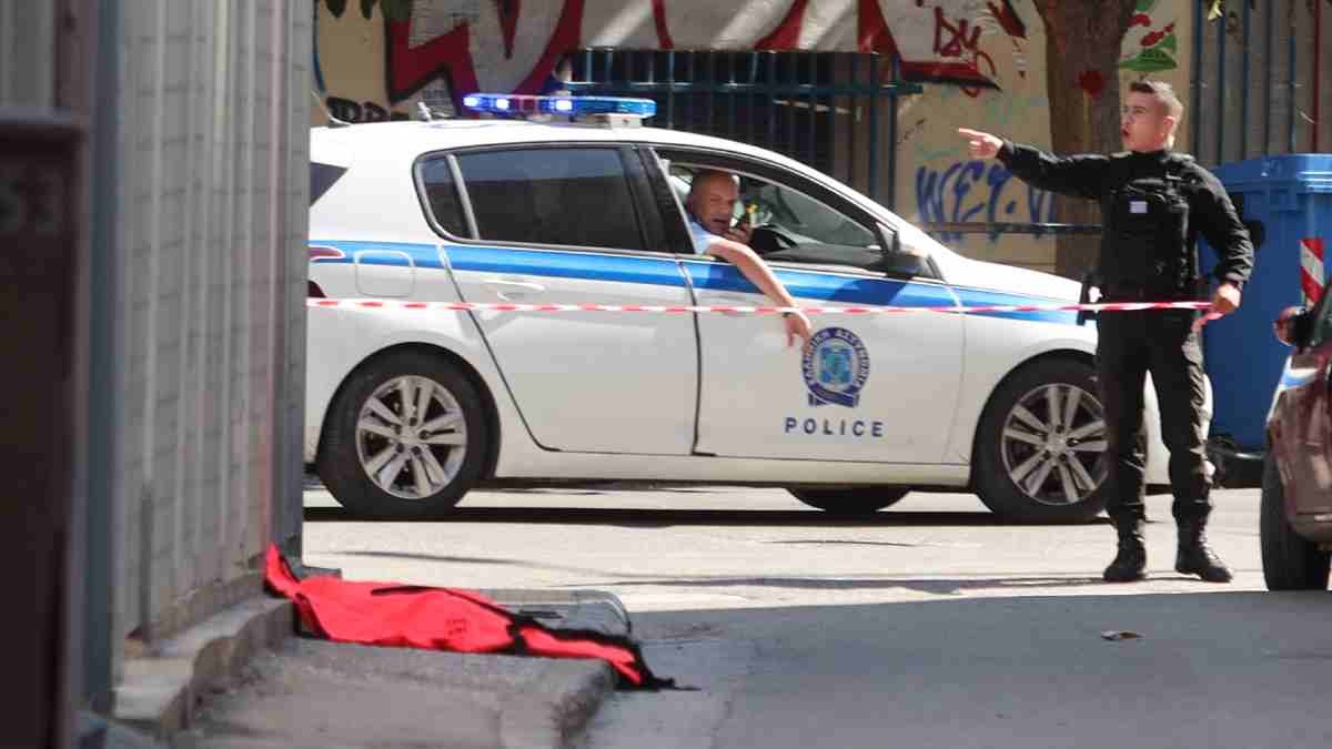 Αγριότητα στους Αμπελοκήπους Θεσσαλονίκης: Μαχαίρωσαν 29χρονο επειδή αρνήθηκε να παραδώσει το πατίνι του