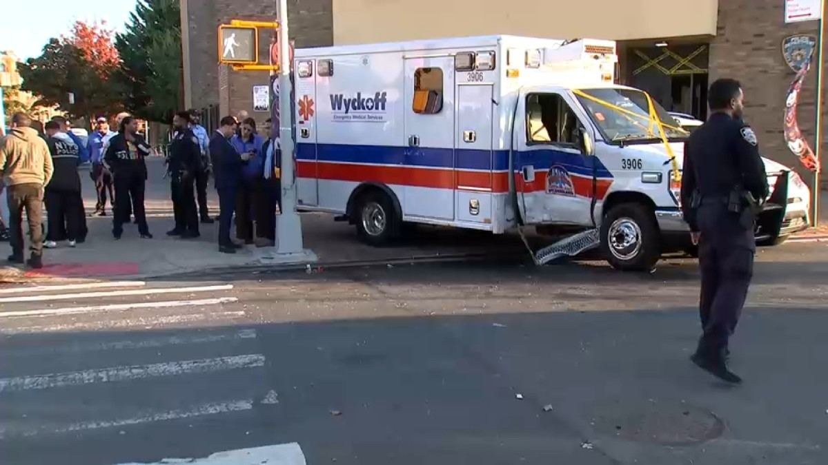 Τρόμος στη Νέα Υόρκη: Αυτοκίνητο έπεσε πάνω σε πλήθος σε εκδήλωση για το Halloween – Έξι τραυματίες, ανάμεσά τους παιδιά