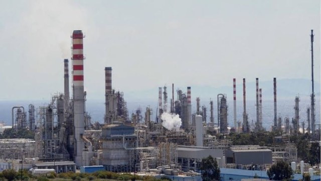 Motor Oil: Ισχυρή έκρηξη στους Αγίους Θεοδώρους – Δύο εργαζόμενοι σε κρίσιμη κατάσταση, πολλοί τραυματίες