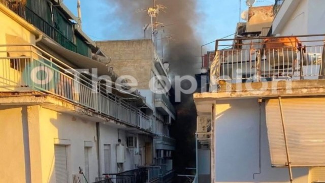 Θεσσαλονίκη: Μεγάλη φωτιά σε διαμέρισμα – Στο νοσοκομείο 30χρονη με εγκαύματα
