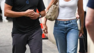 Ποιο πασίγνωστο ζευγάρι ανέβηκε μυστικά τα σκαλιά της εκκλησίας; Η κοινή έξοδος στο Παρίσι που προκάλεσε σοκ