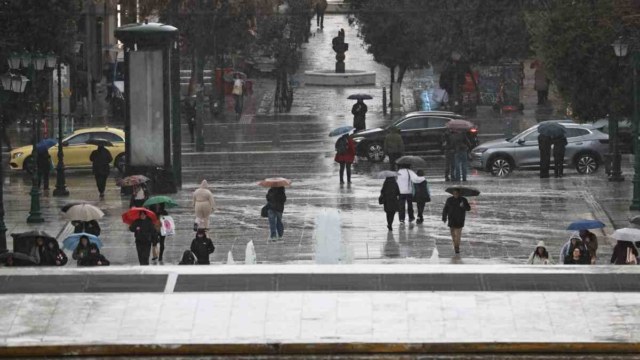 Καιρός 13/10: Κακοκαιρία με βροχές, καταιγίδες και ανέμους έως 10 μποφόρ – Τι λένε οι Σούζη, Παπαβγούλη