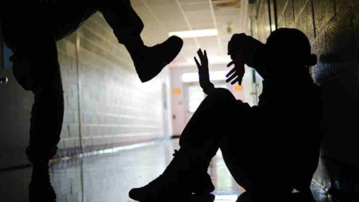 Μεσολόγγι: Χειροπέδες σε πέντε ανήλικους για επίθεση σε συμμαθητή τους