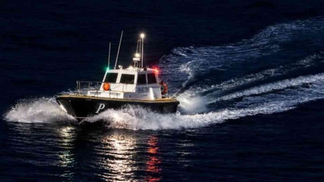 Χανιά: Μεγάλη επιχείρηση εντοπισμού 22χρονου στη θάλασσα – «Χτενίζουν» τη θάλασσα οι Αρχές