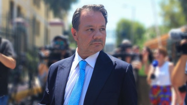 Απόστολος Λύτρας: Με εντυπωσιακό μελαχρινό μοντέλο στα νότια προάστια λίγες μέρες μετά τον χωρισμό του (Φωτογραφία)