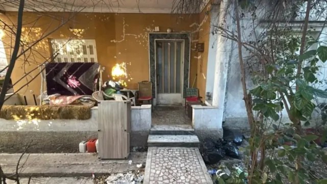 Μενίδι: Ραγδαίες εξελίξεις στην υπόθεση θανάτου της 89χρονης – Συνελήφθη ο γιος της για ανθρωποκτονία