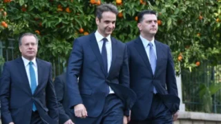 Μαξίμου: Ο Μιχάλης Μπεκίρης αποχωρεί προσωρινά από τη Βουλή καταγγέλλοντας ανθρωποφαγία και προαναγγέλλοντας προσφυγή στη Δικαιοσύνη