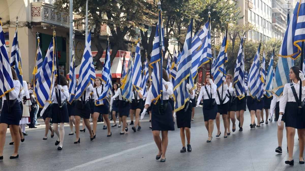 Παρέλαση 28ης Οκτωβρίου: Σε ποιες περιοχές μπαίνει «μπλόκο» λόγω κακοκαιρίας – Η λίστα με τις ακυρώσεις
