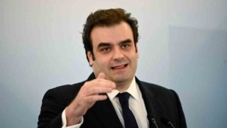 Πιερρακάκης: «Η δημοφιλία δεν προσφέρει ασυλία» – Μηνύσεις σε 18 influencers για παράνομο τζόγο