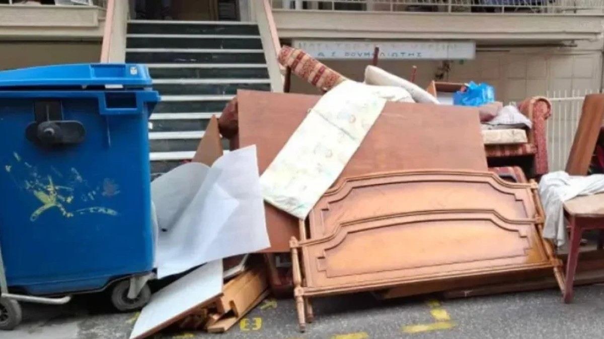 Καμπάνα 3.000 ευρώ στη Θεσσαλονίκη: Πέταξε ολόκληρο το νοικοκυριό στον δρόμο και το πλήρωσε…ακριβά
