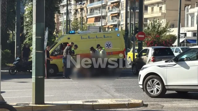 Τροχαίο ατύχημα στη Λεωφόρο Αλεξάνδρας: Σύγκρουση ΙΧ με μηχανή – Στο νοσοκομείο ο αναβάτης
