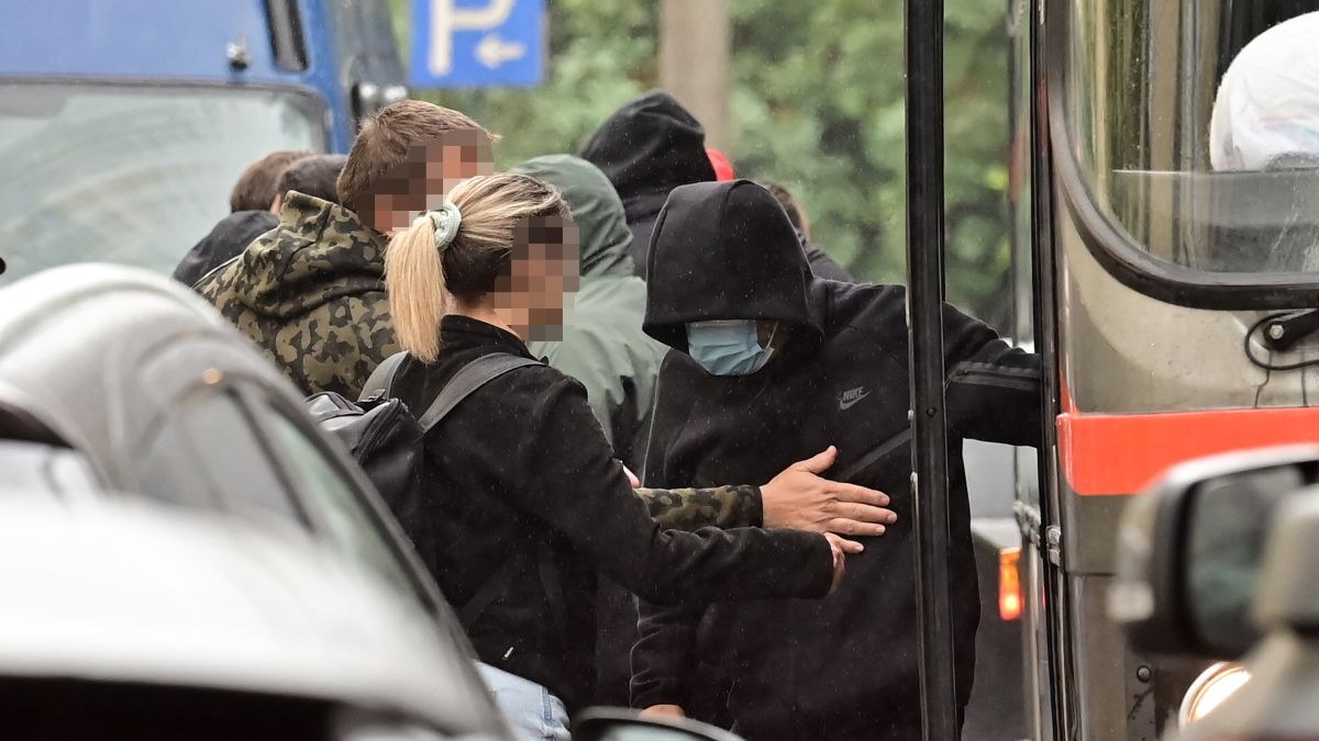 «Χωριάτικο»: Με πούλμαν της ΕΛΑΣ στον ανακριτή 30 συλληφθέντες – Οι 875 σελίδες της δικογραφίας και οι βαριές κατηγορίες